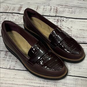 Clarks Women’s Sharon Gracie Plataform Loafers Burgundy/ Size 8.5